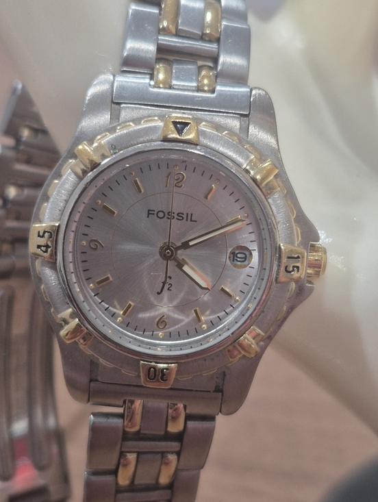 EUC Fossil F2 Two Tone Chain Link Watch main image 5